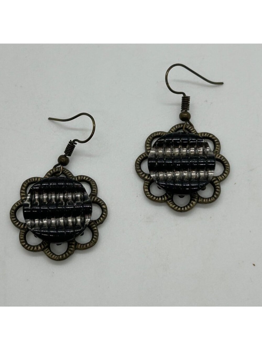 Handcrafted Vintage Button Silver-Tone Dangle Earrings With Flower Design Retro